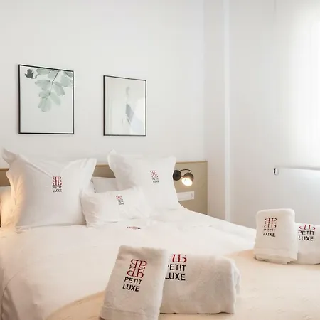 Petit Luxe Egara