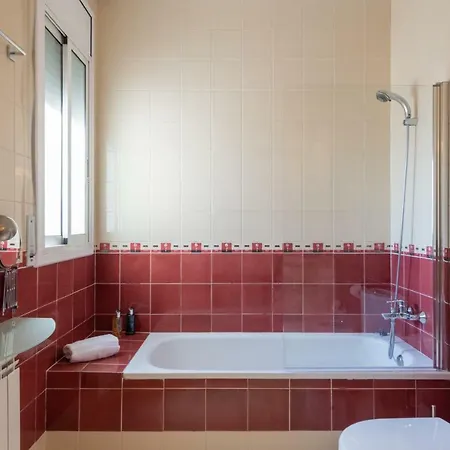 Petit Luxe Egara Lägenhet