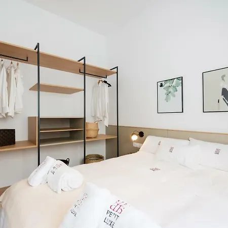 Petit Luxe Egara Daire